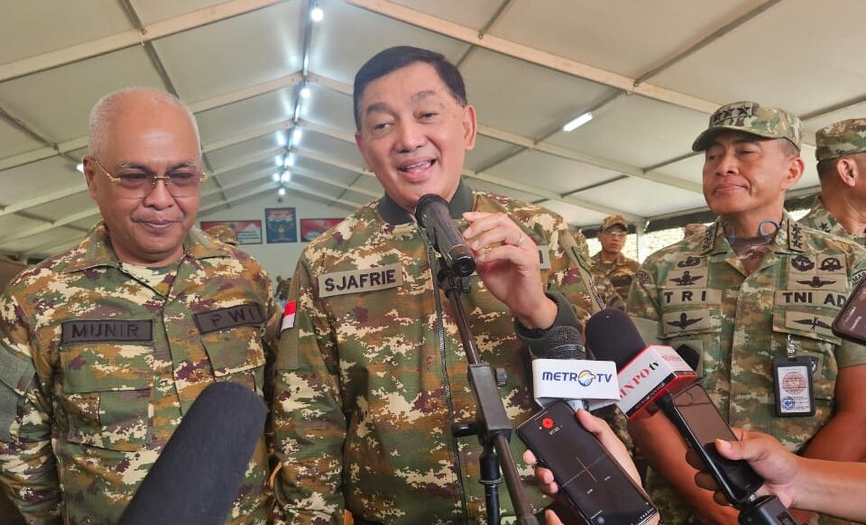 Menhan Sjafrie Samsoedin Ungkap Presiden Bertemu Sejumlah Tokoh Oposisi 1 Menhan Sjafrie Samsoedin Ungkap Presiden Bertemu Sejumlah Tokoh Oposisi