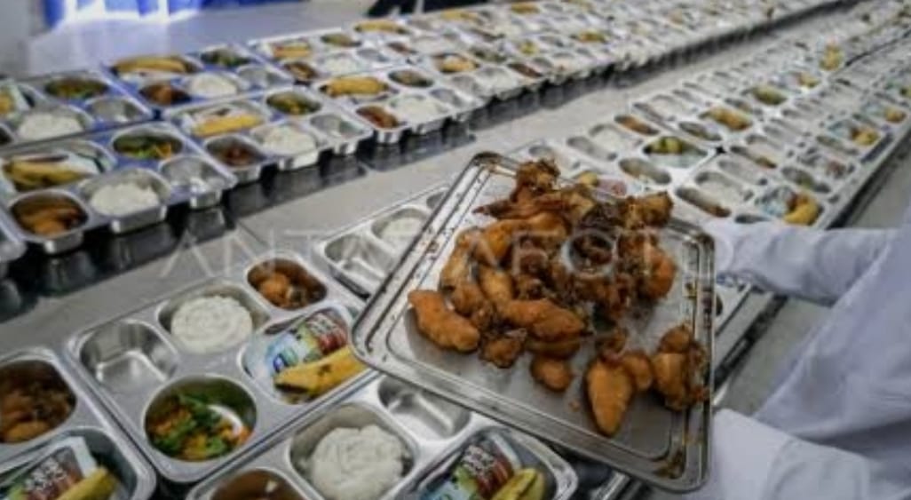 Alarm Bahaya MBG! KPAI Catat 12.658 Anak Diduga Keracunan, Bau Busuk hingga Rasa Tak Layak Jadi Keluhan