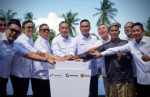 Kemenkop dan Pertamina Hadirkan PLTS Bagi Koperasi Nelayan di Pulau Sembur Batam