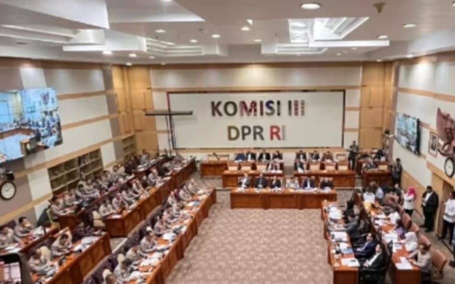 Tegas dan Bulat, Komisi III DPR Putuskan Polri Tetap di Bawah Presiden
