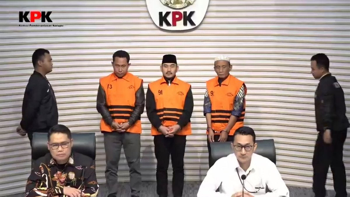 KPK Bongkar “Kekuasaan Bayangan” di Bekasi: Ayah Bupati Nonaktif Jadi Fokus, DPRD hingga Sopir Ikut Diperiksa