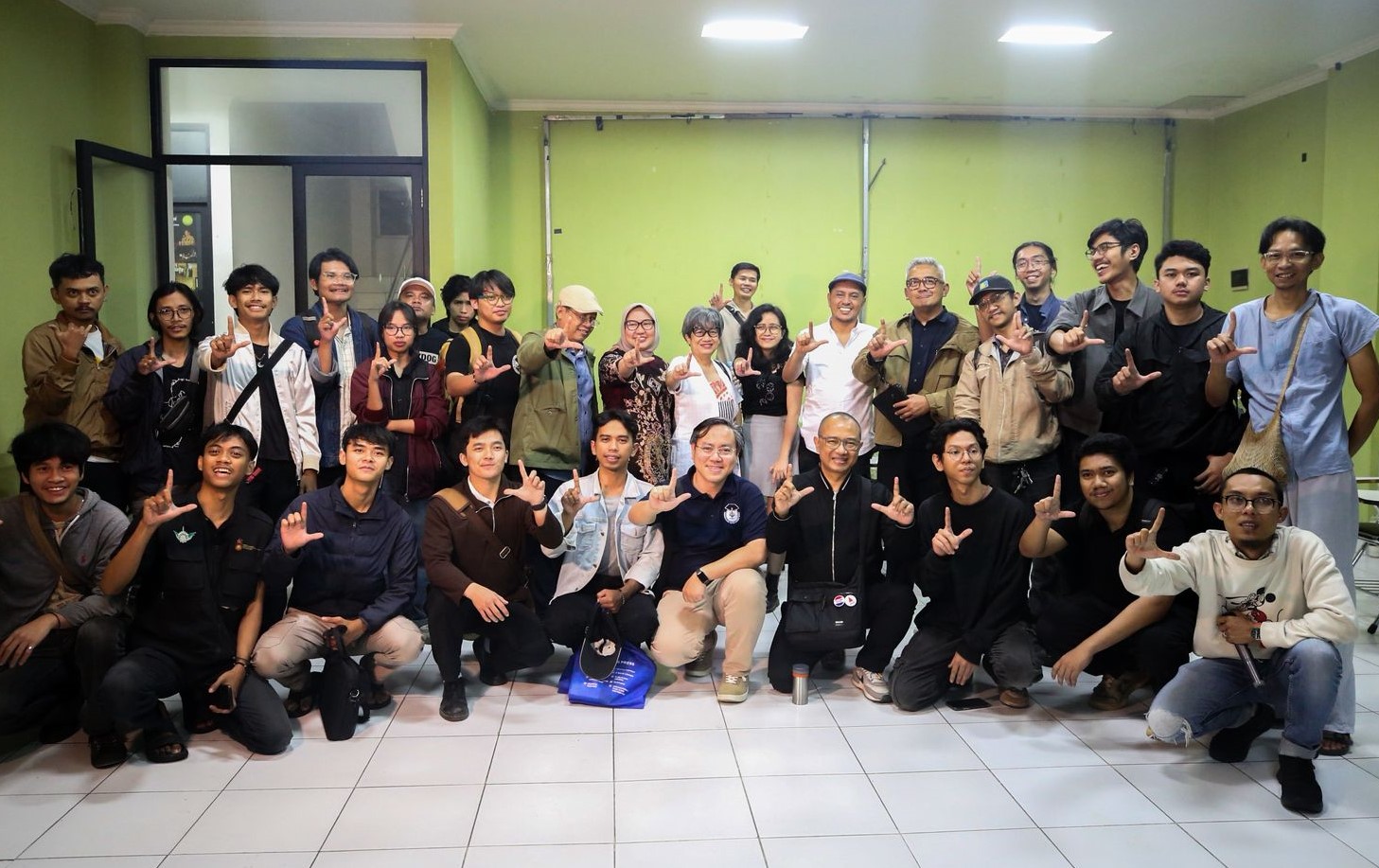 Berkaca dari Metode Trauma Healing, Aksi Membacakan Buku Relevan Bagi Warga Kota Bandung