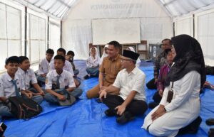 Sebagian Siswa di Sumbar Belajar di Tenda Darurat yang Difungsikan sebagai Ruang Kelas