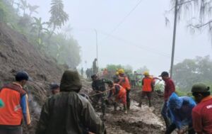 Longsor Tutup Jalur Bromo via Malang, Wisatawan Dialihkan Lewat Pasuruan