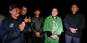 Langit Terbelah di Malam Selasa Kliwon, Misa Sakral Gunung Padang Penuh Tanda Alam