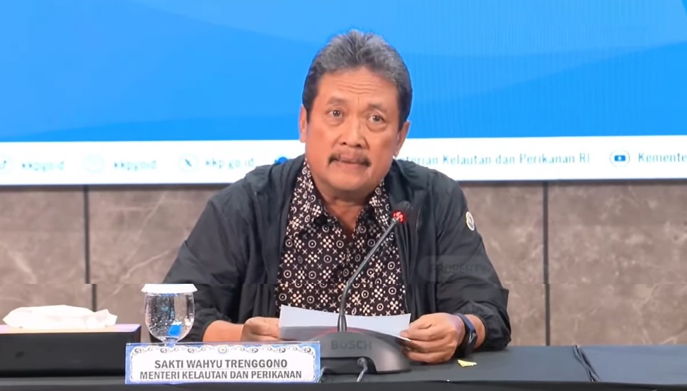 Menteri Trenggono Kunjungi Rumah Pegawai KKP yang Jadi Korban Pesawat Jatuh di Maros Sulsel