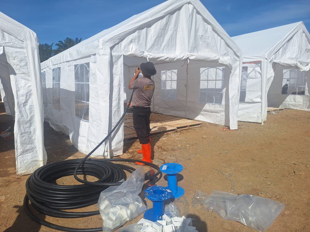 61 Tenda Pengungsi Kini Terang di Tapanuli Selatan