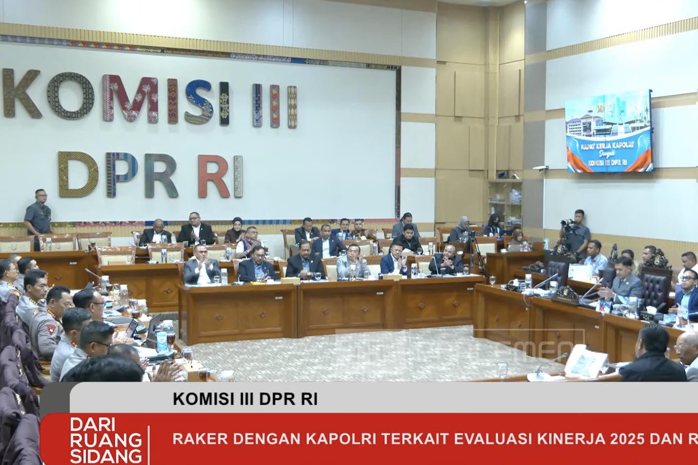 Komisi III Tegaskan Polri Tetap di Bawah Presiden, Tolak Wacana Masuk Kementerian