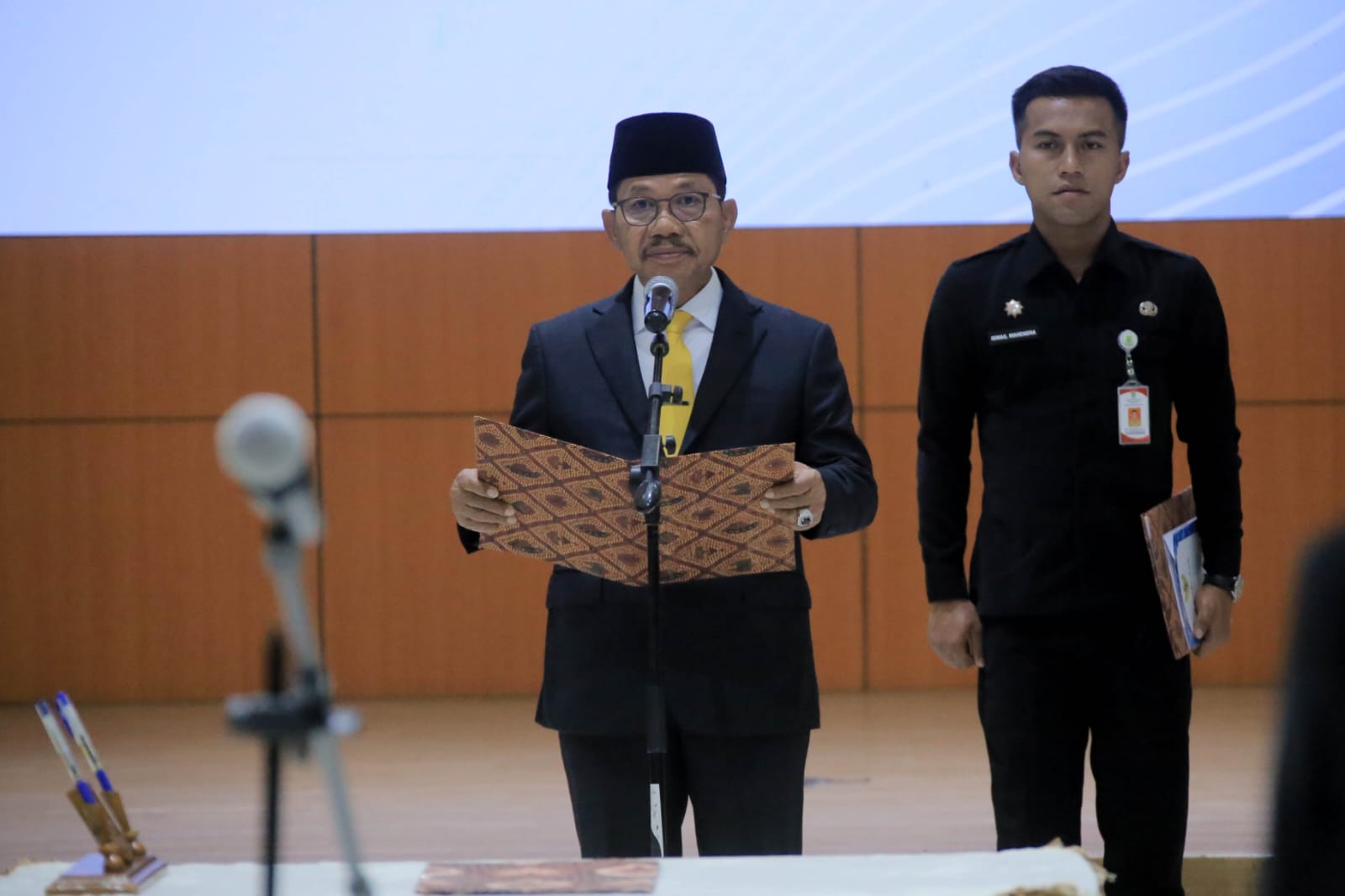 Puluhan Pejabat Dilantik, Sachrudin Dorong Penguatan SDM dan Pelayanan Publik 1 Puluhan Pejabat Dilantik, Sachrudin Dorong Penguatan SDM dan Pelayanan Publik