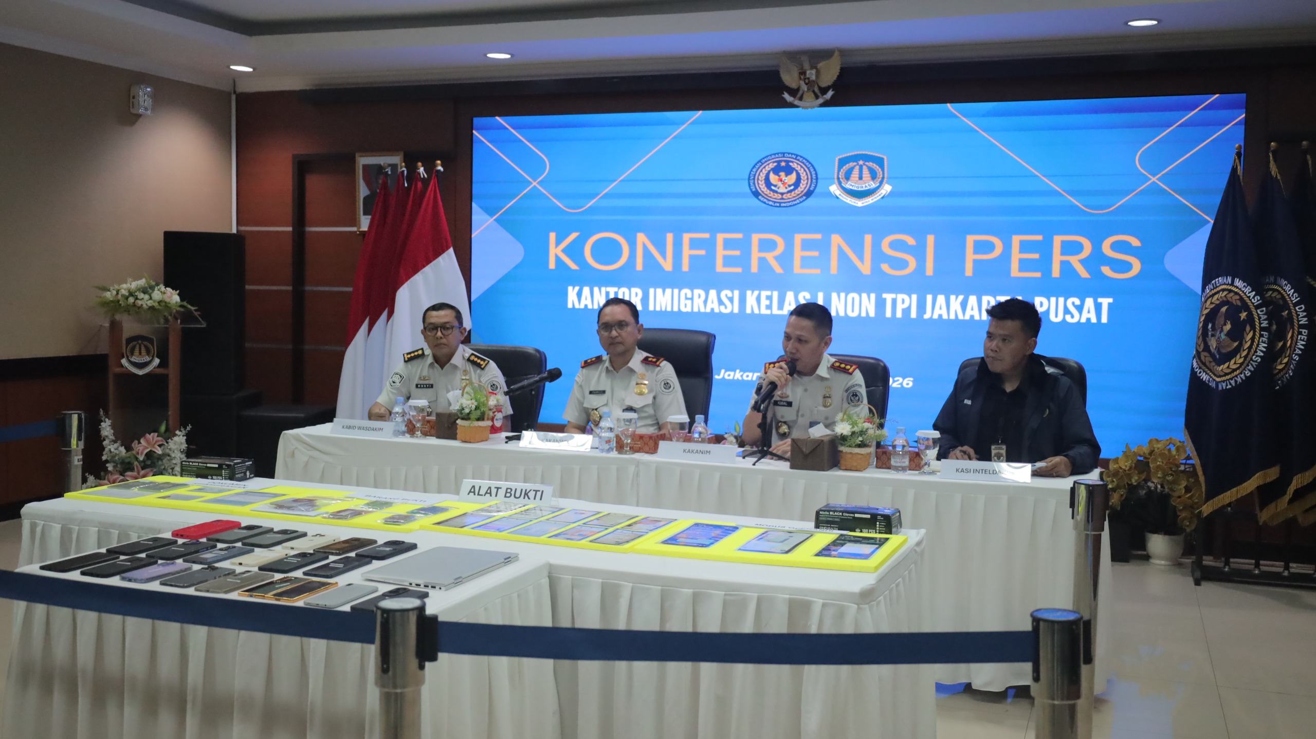 Imigrasi Jakarta Pusat Bongkar Sindikat Love Scamming, 5 WNA Diciduk