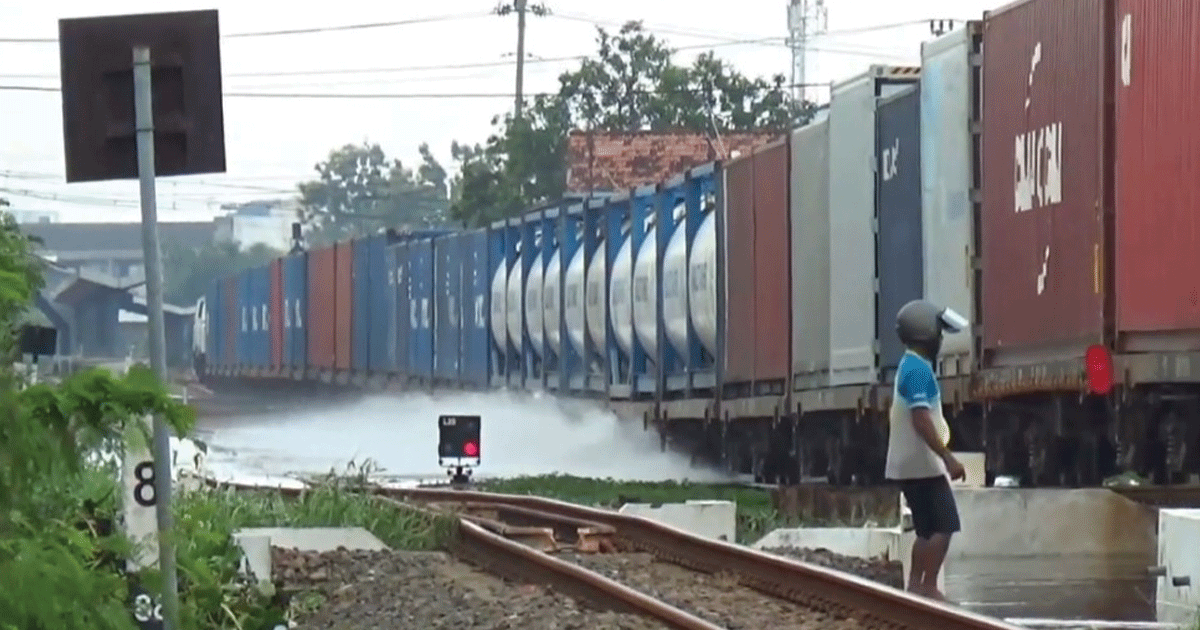 Banjir di Pekalongan Ganggu Perjalanan KA, Sejumlah Kereta Batal Berangkat