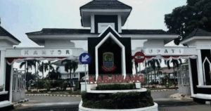 Pensiunan ASN Karawang Geruduk Kantor Bupati, Minta Dana Korpri Dicairkan