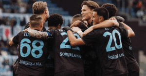 Napoli Tumbangkan Lazio di Olimpico, Roma Tergeser dari Zona Champions