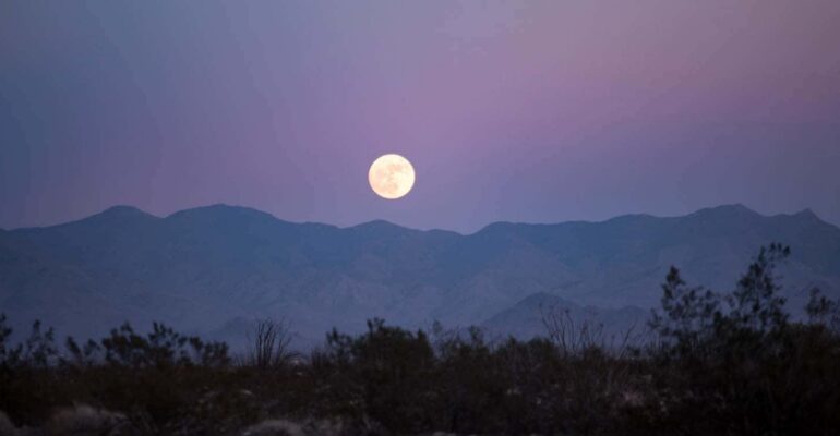 Bulan Menjauh dari Bumi, Benarkah Berdampak pada Iklim dan Kehidupan Manusia? Ini Kata Pakar