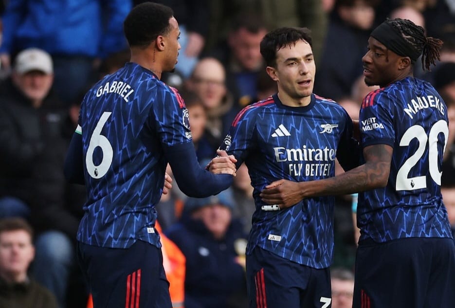 Hasil Lengkap Liga Inggris: Arsenal Menggila, Liverpool Bangkit, Chelsea Comeback Dramatis! 1 Hasil Lengkap Liga Inggris: Arsenal Menggila, Liverpool Bangkit, Chelsea Comeback Dramatis!