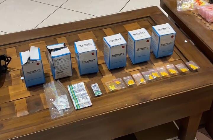 Kampung Kavling Cikarang Digerebek Polisi, 4 Orang Diamankan Diduga Edarkan Pil Koplo