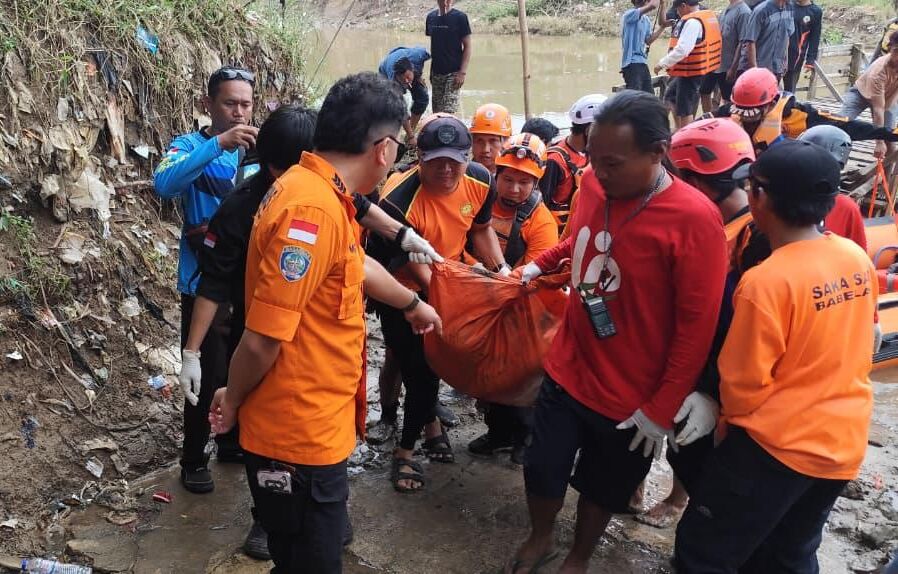 Hilang sejak Minggu, Pekerja Perahu Eretan Ditemukan Tewas Terapung di Kali Bekasi