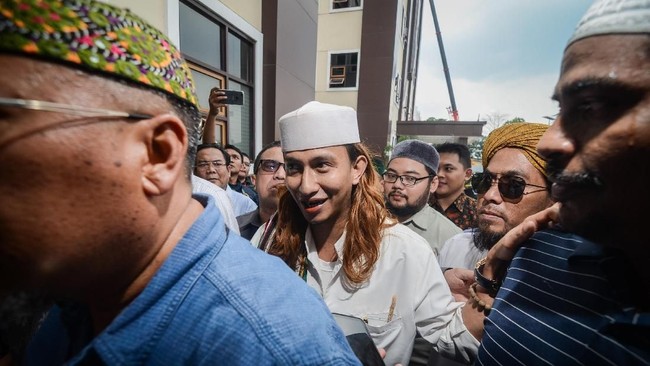 Tak Hadiri Pemeriksaan Perdana, Bahar bin Smith akan Dipanggil Ulang