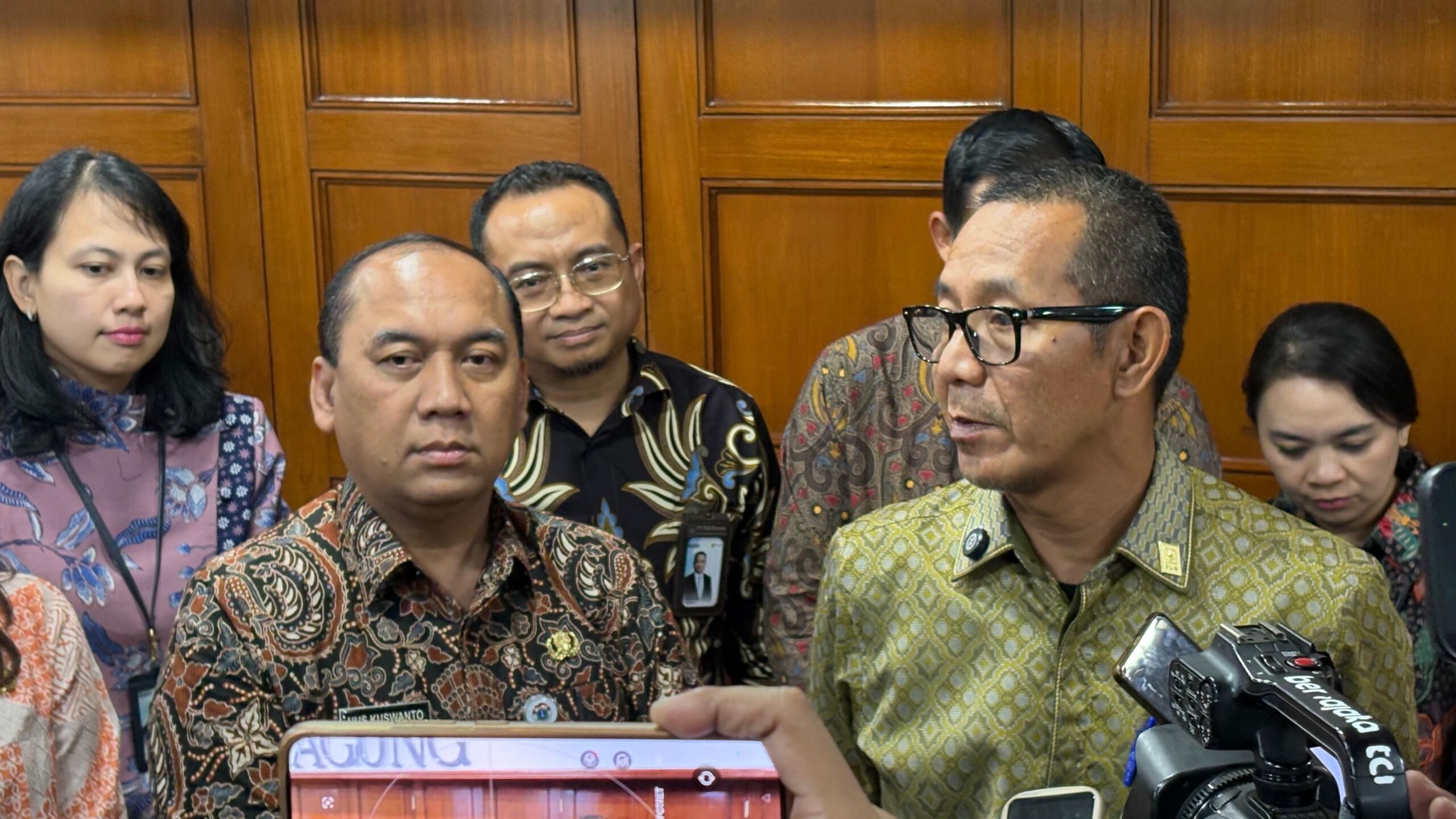 DKI dan PLN Dorong Akses Listrik Merata hingga Kepulauan Seribu 1 DKI dan PLN Dorong Akses Listrik Merata hingga Kepulauan Seribu