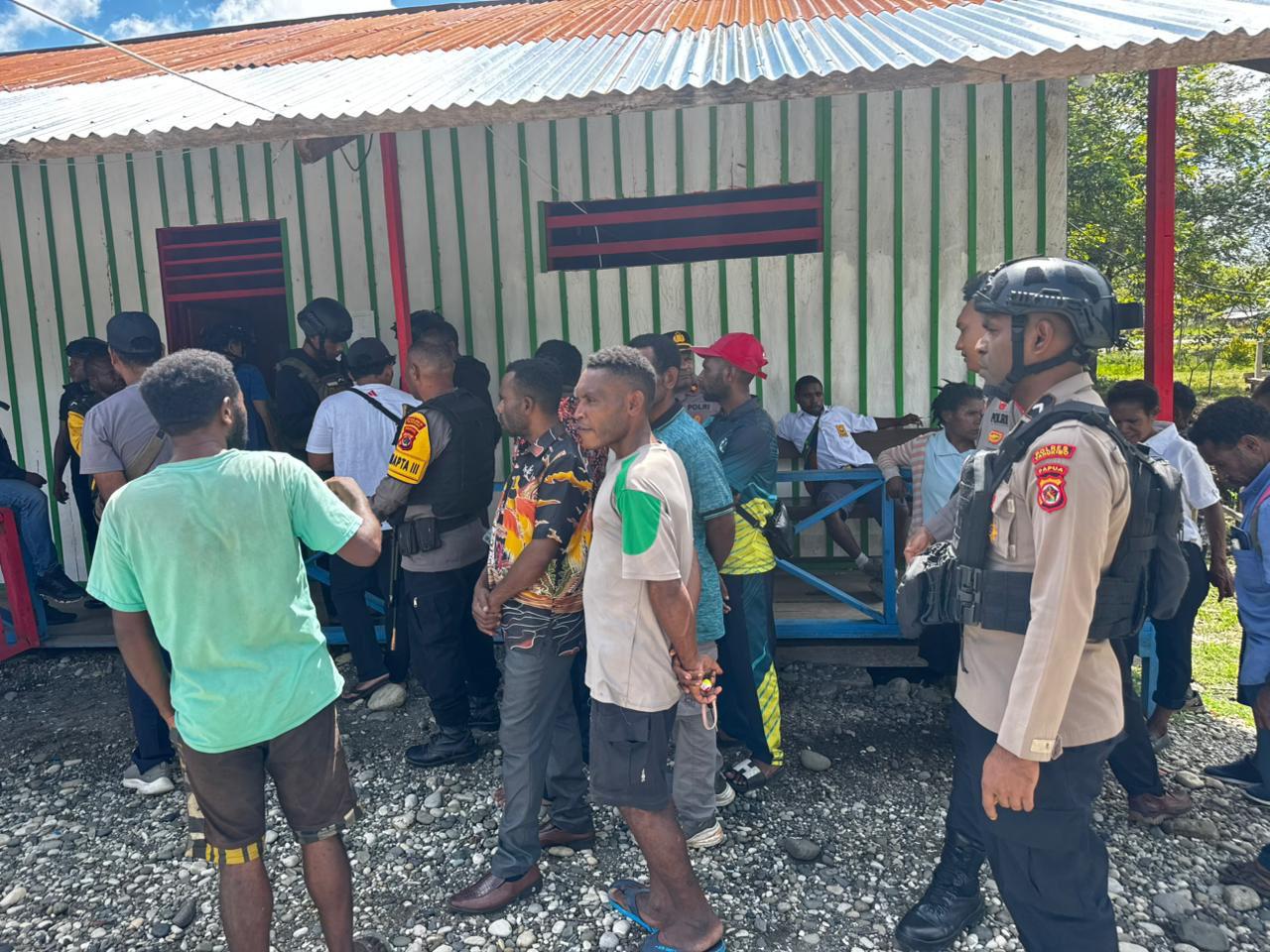 Teror Sekolah di Yahukimo, Seorang Warga Tewas Dianiaya 1 Teror Sekolah di Yahukimo, Seorang Warga Tewas Dianiaya