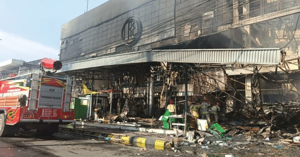 Kebakaran Rita Pasaraya Ganggu Aktivitas Ekonomi Kawasan Pusat Kota Cilacap