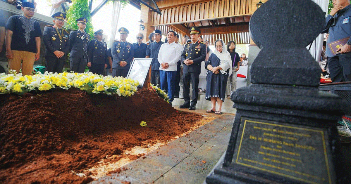 Hadiri Pemakaman, Kapolri: Pesan Eyang Meri Jadi Inspirasi dan Semangat Keluarga Besar Polri