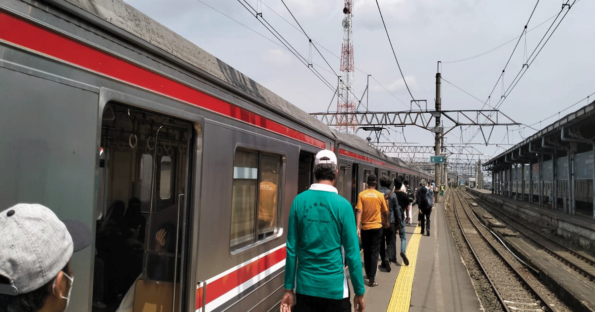 KRL Akan Tembus Cikampek dan Sukabumi, Mesin Ekonomi Baru Mulai Digerakkan 1 KRL Akan Tembus Cikampek dan Sukabumi, Mesin Ekonomi Baru Mulai Digerakkan