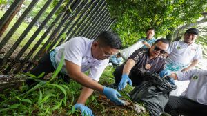 Gubernur Banten Andra Soni bersama unsur Forkopimda Provinsi Banten melakukan aksi bersih-bersih sampah di Kawasan Pusat Pemerintahan Provinsi Banten (KP3B), Curug, Kota Serang.