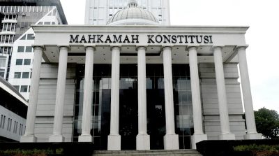 Tampak Gedung Mahkamah Konstitusi Republik Indonesia di Jakarta sebagai simbol lembaga penjaga konstitusi yang tengah menghadapi ujian kepercayaan publik pasca polemik putusan dan isu etik hakim konstitusi.