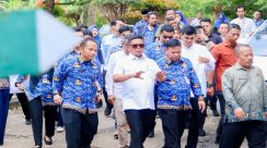 Gubernur Banten Andra Soni meninjau SMAN Cahaya Madani Banten Boarding School (CMBBS) di Pandeglang