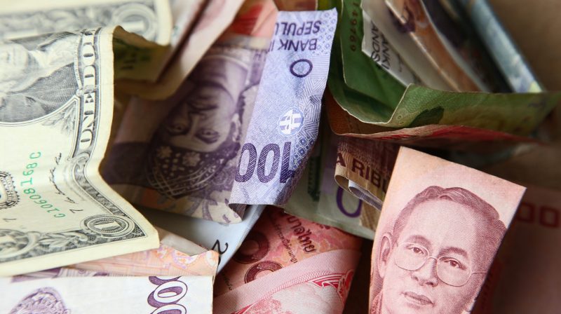 Ilustrasi uang (Freepik)