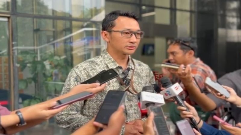 Juru Bicara KPK Budi Prasetyo memberikan keterangan kepada wartawan terkait kasus korupsi kuota haji yang menjerat mantan Menteri Agama Yaqut Cholil Qoumas.