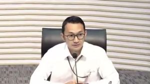 Juru Bicara KPK Budi Prasetyo memberikan keterangan pers mengenai penyidikan kasus korupsi kuota haji di Gedung KPK Jakarta.