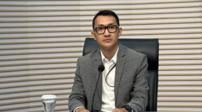 Juru Bicara KPK Budi Prasetyo menjelaskan data laporan gratifikasi 2025 dalam konferensi pers.