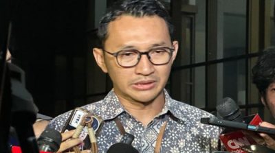Juru Bicara KPK Budi Prasetyo memberikan keterangan pers di Jakarta, Senin (22/12/2025), terkait penggeledahan rumah dinas Bupati Indragiri Hulu Ade Agus Hartanto.