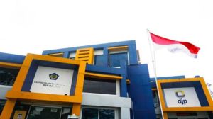 Gedung Kantor Wilayah Direktorat Jenderal Pajak Kalimantan Selatan dan Tengah (Kalselteng) di Banjarmasin.