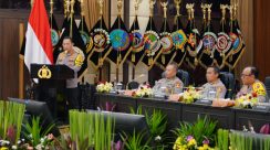 Kapolri Jenderal Listyo Sigit Prabowo menyampaikan Rilis Akhir Tahun 2025 Polri yang memaparkan transformasi institusi dan capaian layanan publik.