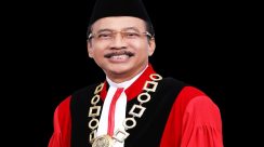 Ketua Mahkamah Konstitusi Suhartoyo memimpin sidang pleno laporan tahunan MK 2025 di Jakarta.