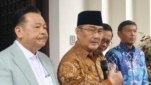 Jimly Asshiddiqie menjelaskan usulan Omnibus Law sebagai respons atas benturan Perpol 10/2025 dengan putusan MK soal penempatan anggota Polri di instansi sipil.