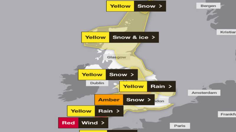 Peta peringatan cuaca dari Badan Meteorologi Inggris (Met Office) yang menunjukkan delapan peringatan untuk salju, hujan, angin kencang, dan es di berbagai wilayah Inggris pada Kamis, 8 Januari 2026