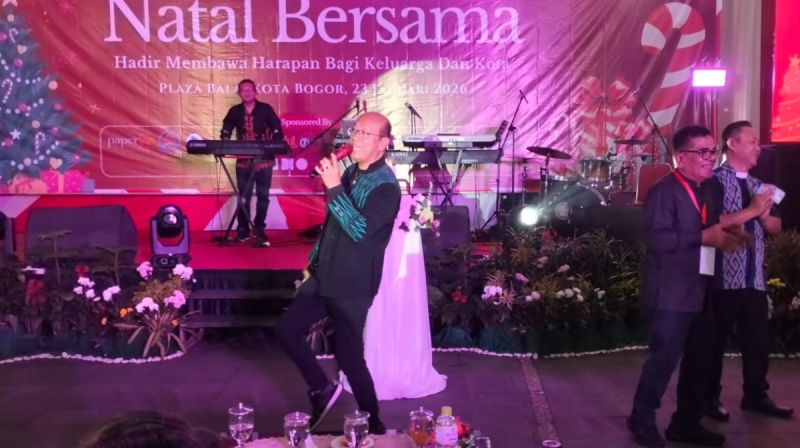 Perayaan Natal bersama Pemerintah Kota Bogor dan jemaat lintas gereja digelar di Plaza Balaikota Bogor untuk pertama kalinya dalam sejarah kota.
