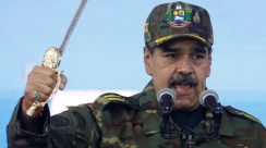 Presiden Venezuela Nicolas Maduro saat demonstrasi menentang intervensi militer AS bulan lalu.