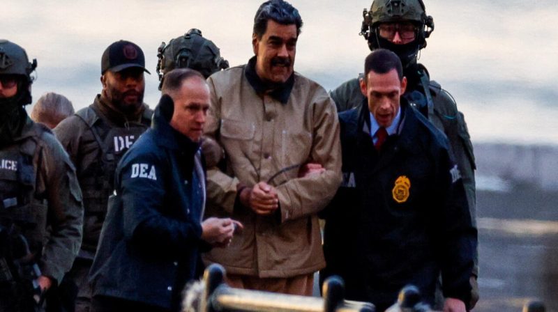 Presiden Venezuela Nicolas Maduro berdiri di ruang sidang federal Manhattan saat menjalani sidang perdana dan menyatakan tidak bertanggung jawab atas dakwaan Amerika Serikat.