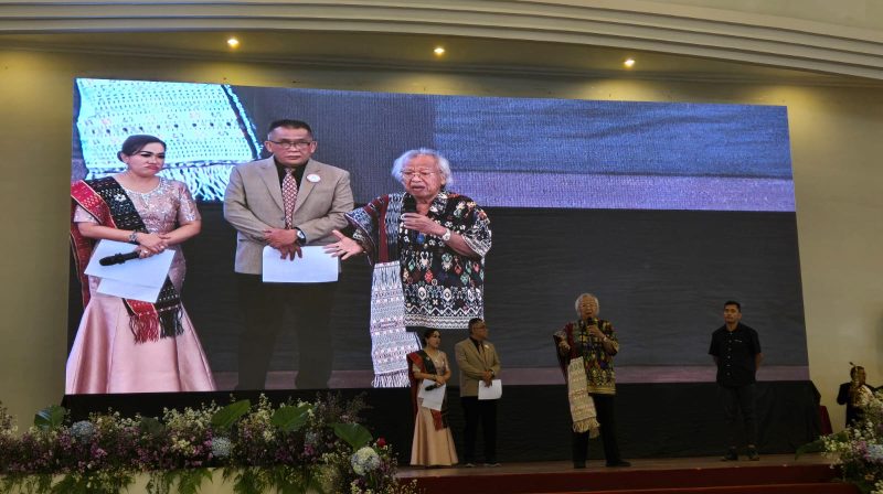 Panda Nababan tampil di acara