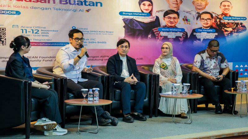 Wakil Wali Kota Bogor dan staf khusus presiden bidang UMKM di Bogor. (Humas Pemkot Bogor )