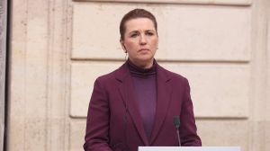 Perdana Menteri Denmark Mette Frederiksen saat memberikan konferensi pers di Istana Élysée, Paris, sebelum makan siang kerja dengan Presiden Prancis dan Perdana Menteri Greenland, 28 Januari 2026.