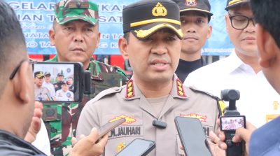 Perlintasan Dump Truck