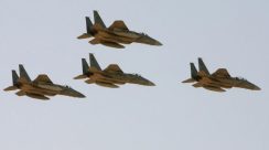 Pesawat tempur F-15 milik Angkatan Udara Saudi Arabia