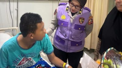 Petugas Polda Metro Jaya melaksanakan kegiatan pendampingan psikososial pada korban ledakan SMAN 72 (Dok Polda Metro)