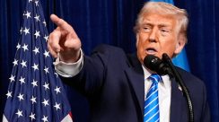 Presiden AS Donald Trump berpidato di Gedung Putih setelah mengumumkan penarikan Garda Nasional dari tiga kota besar: Chicago, Los Angeles, dan Portland.